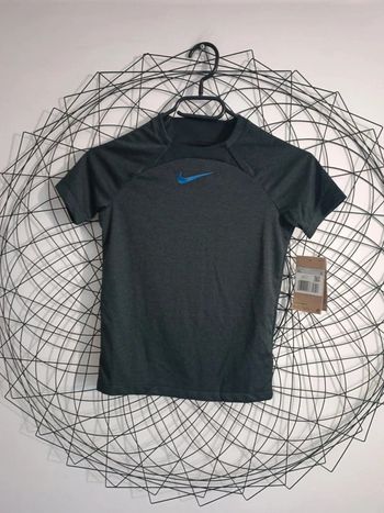 Tee shirt Nike garçon XS 122-128cm
