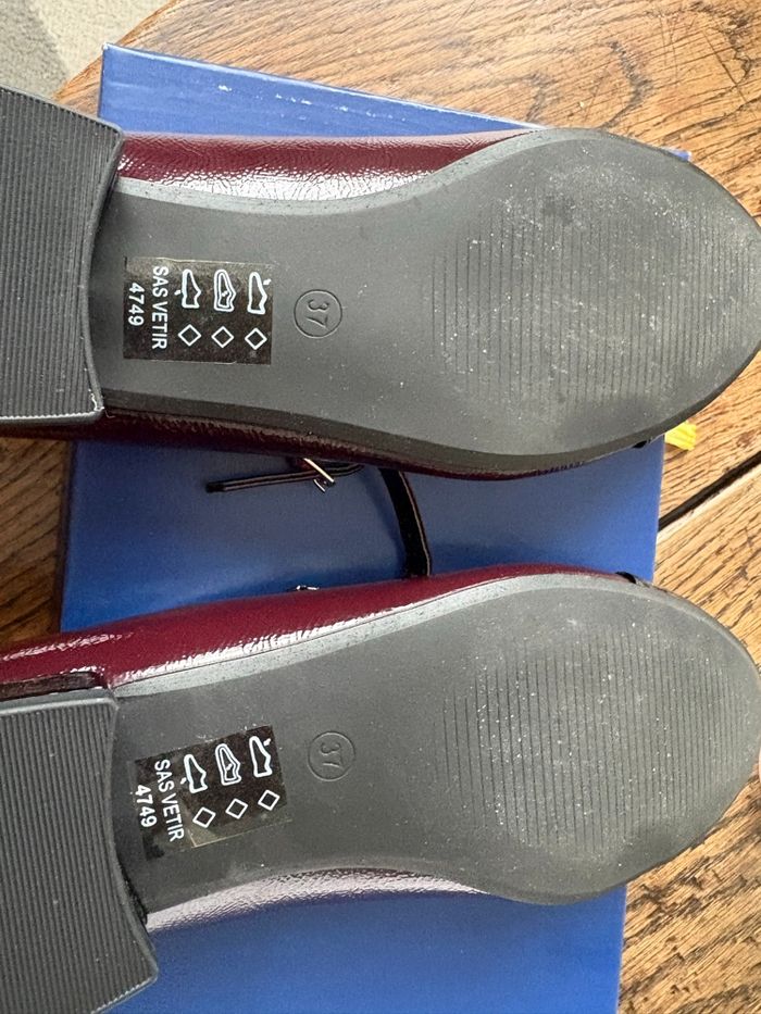 Babies neuve jamais porté