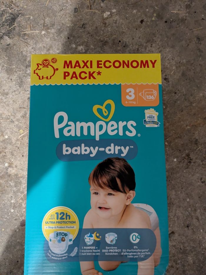 Carton de couches Pampers Baby dry taille 3