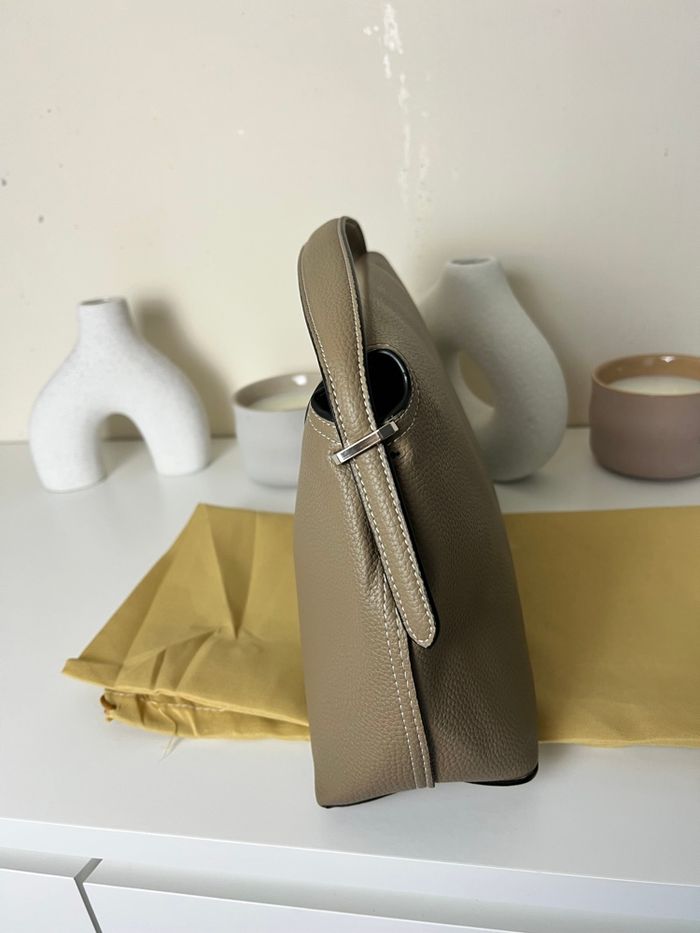 👜 Sac Totême T-Lock – Grand Modèle en Cuir Beige (Excellent État) - photo numéro 4