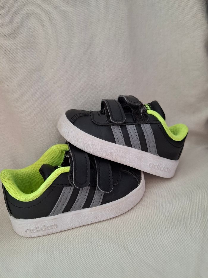 Basket adidas  bebe