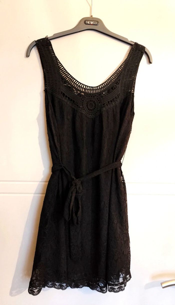 Robe noire dentelle