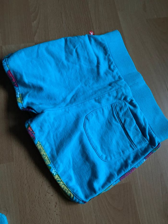 Short Rossi Taille 104 - photo numéro 2