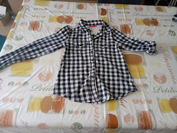 Chemisier manches longues à carreaux blanc/marine Tissaia 12 ans 3€