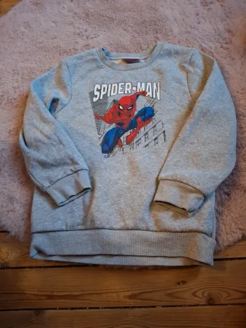 Pull spiderman taille 8 ans