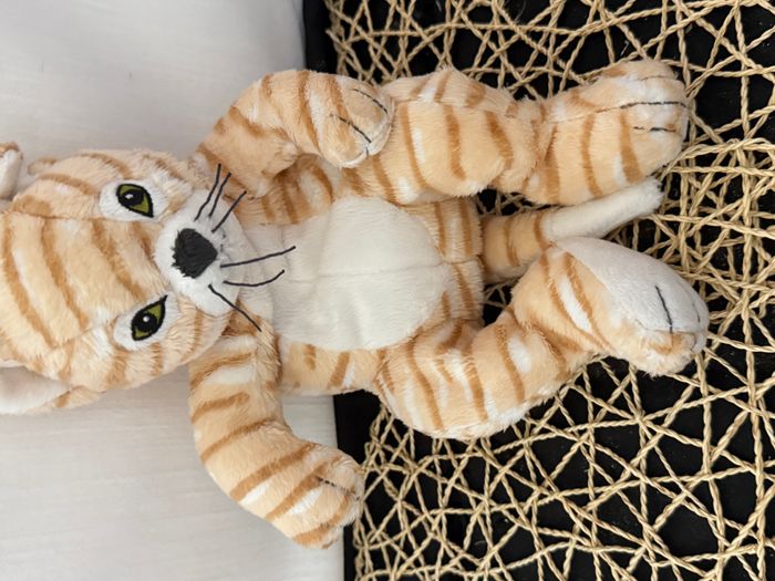 Peluche chat IKEA rayé roux yeux verts 30 cm - photo numéro 5