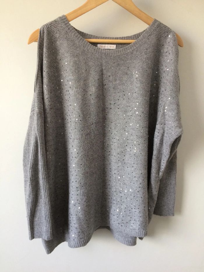 • Pull gris pailletté épaules dénudées • - photo numéro 8