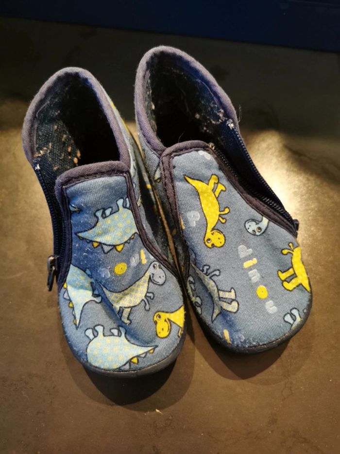 Chausson dinosaure taille 22