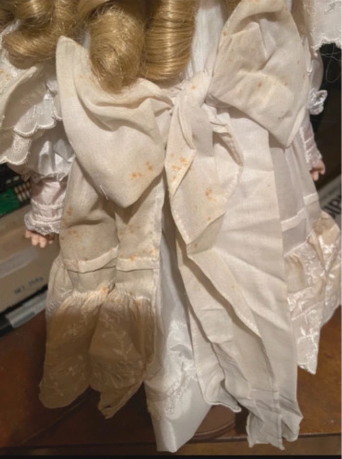 Poupée de collection en porcelaine Clémence de Mundia - photo numéro 4