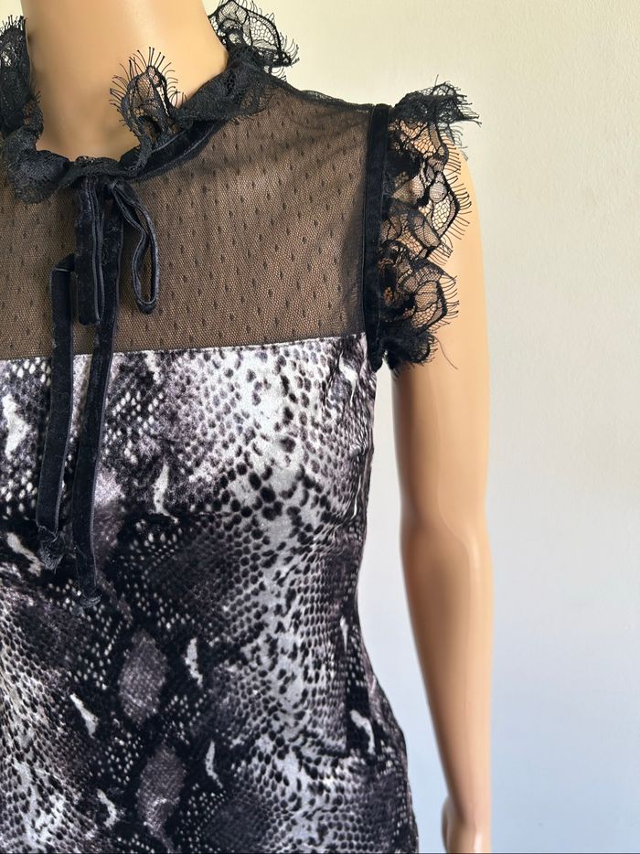 Robe noire et imprimée Soky&Soka taille S jamais portée - photo numéro 4