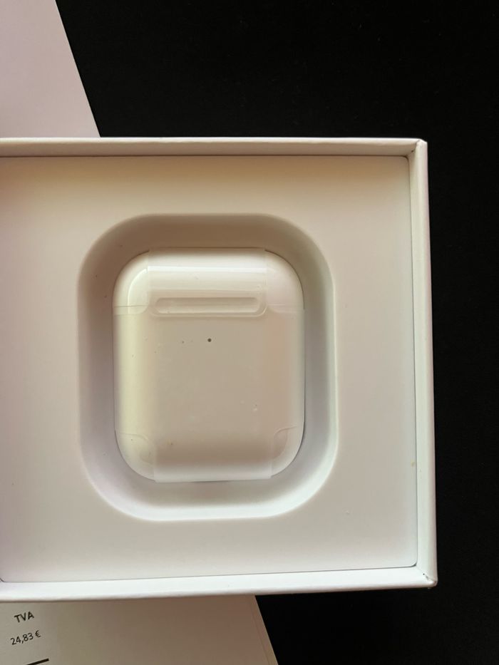 AirPods 2 eme génération - photo numéro 4