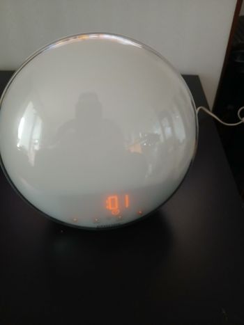 Réveil  radio  lumière  philis hf3520