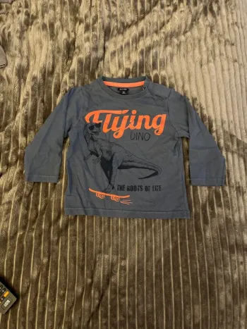 Tee shirt