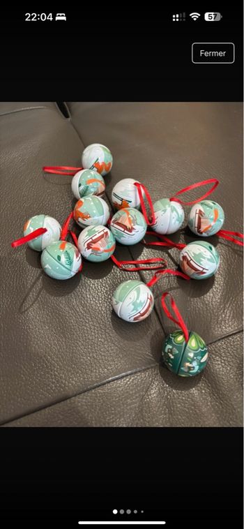 Lot de 13 boules de Noël en métal qui s’ouvrent
