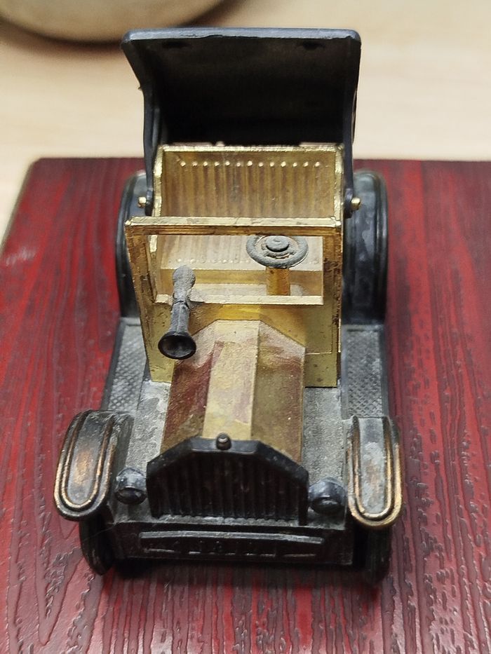 Voiture ford 1917 sur plaque - photo numéro 7