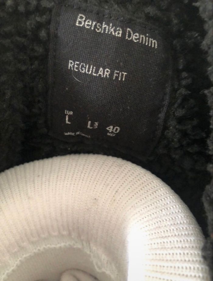 Veste • Jean • Noir • Bershka • Taille L • Très bon état - photo numéro 2