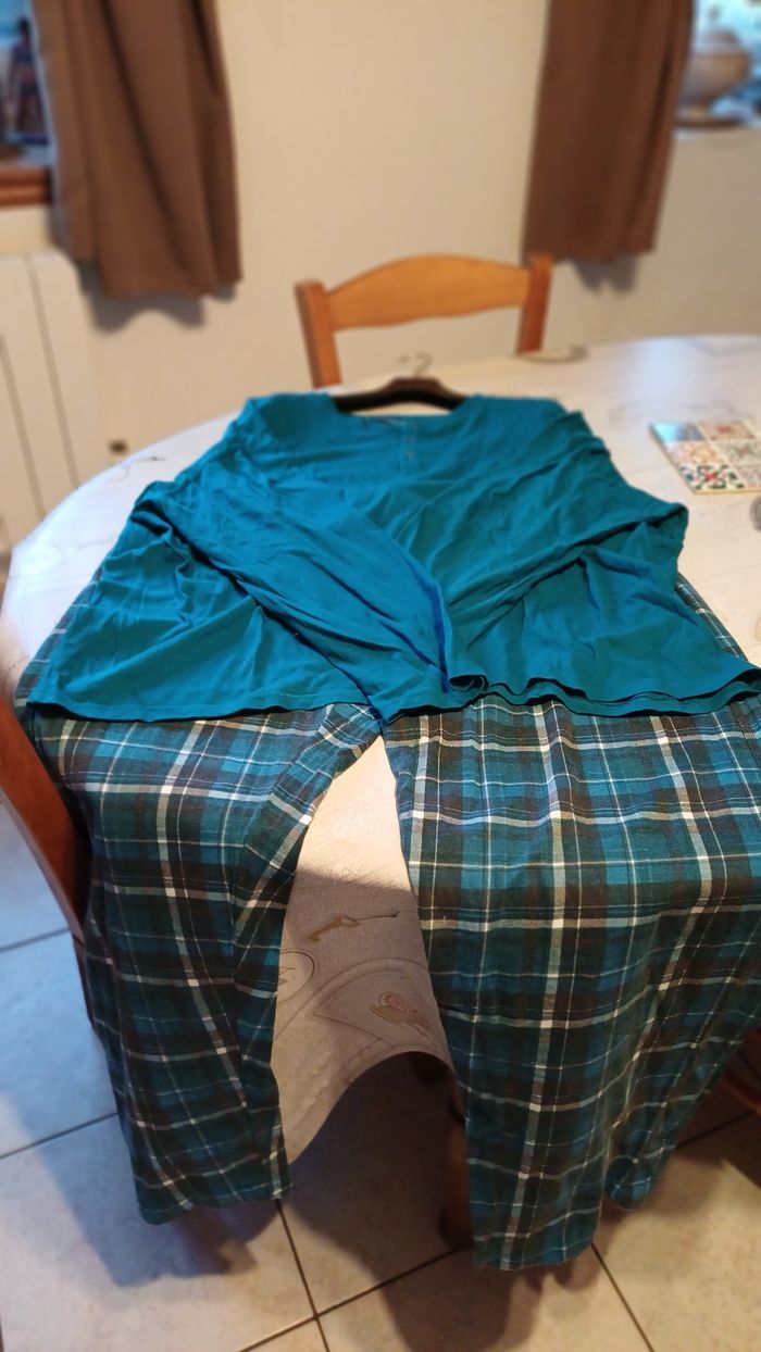 Vêtements - photo numéro 5