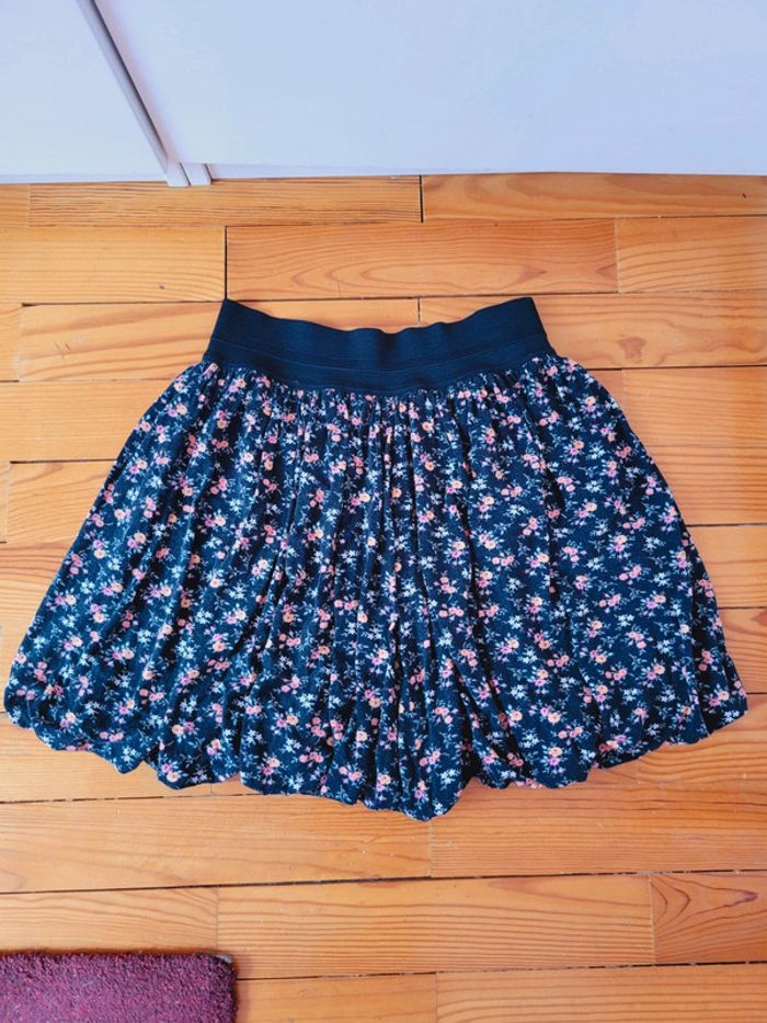 Jupe motifs fleurs floraux style liberty Zara taille S 36 noir rose coquette