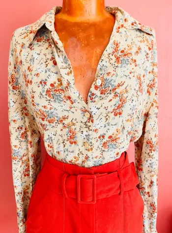 Magnifique chemise beige à fleurs