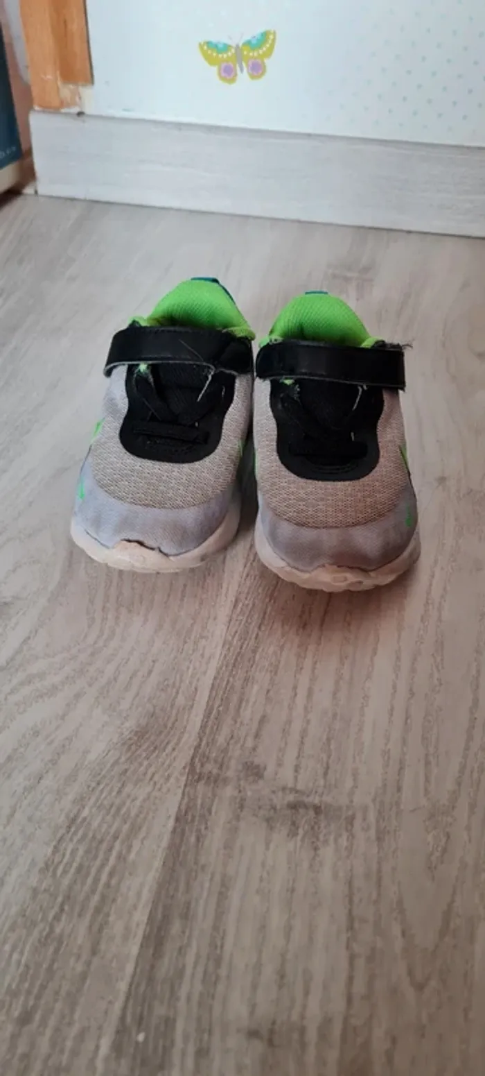 Basket - Nike - Taille 22 - photo numéro 2