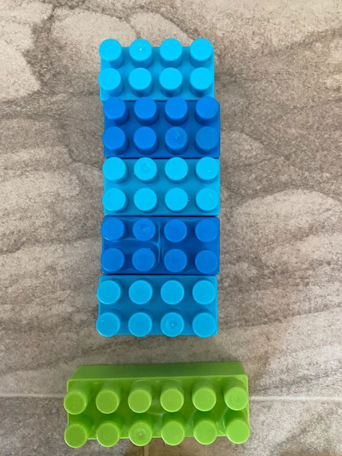 Lot de Lego Ecoiffier - photo numéro 3