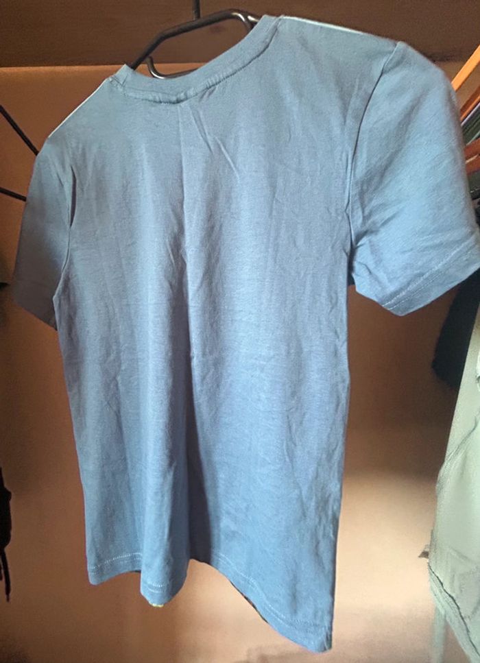 TEE shirt Les Minions Taille 8 ans - photo numéro 2