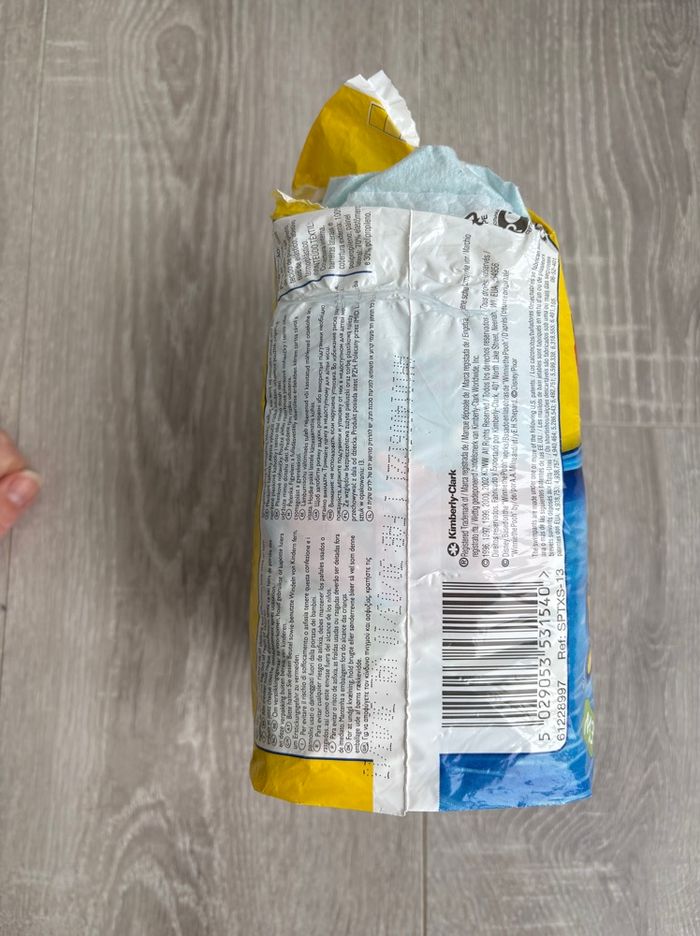 Couches de bain Huggies XS 3-6kg - photo numéro 2