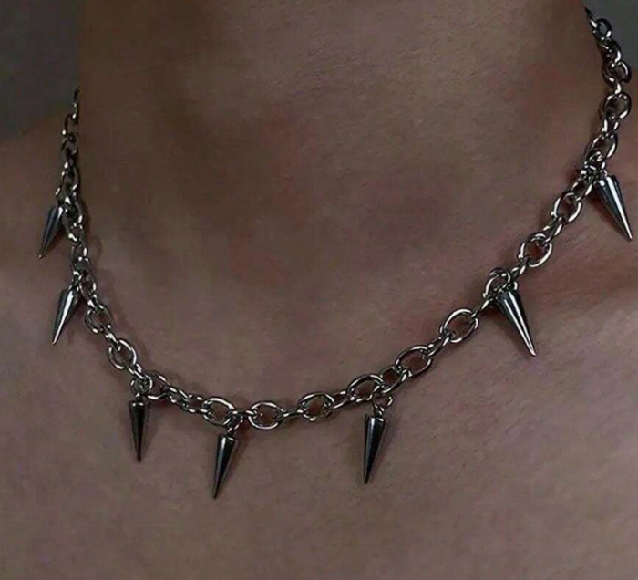 Collier spike Pic clou Gothique punk rave argenté ** N E U F ** - photo numéro 2