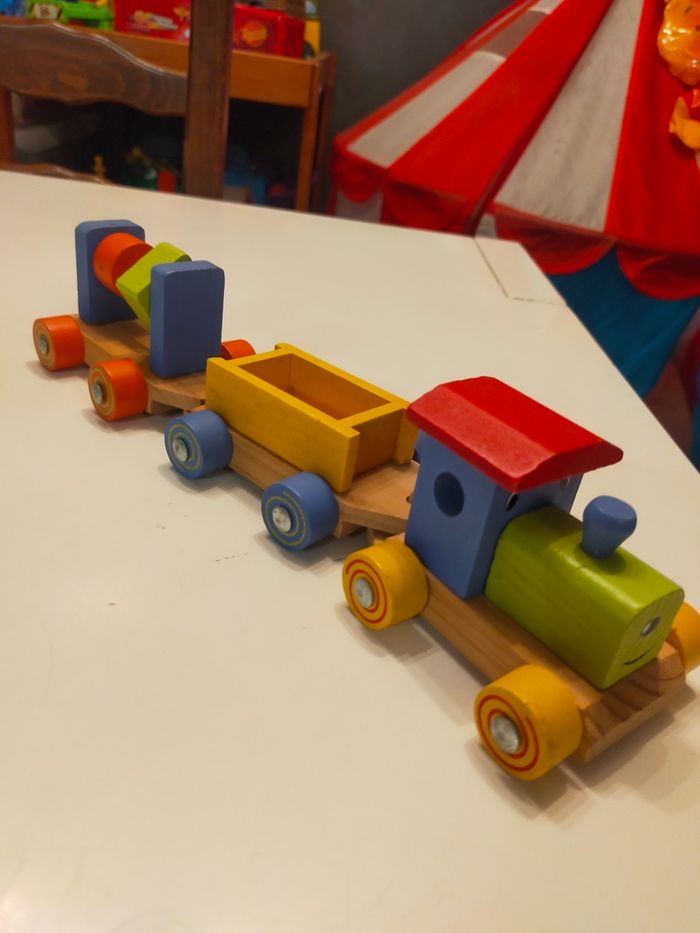 Train en bois - photo numéro 2