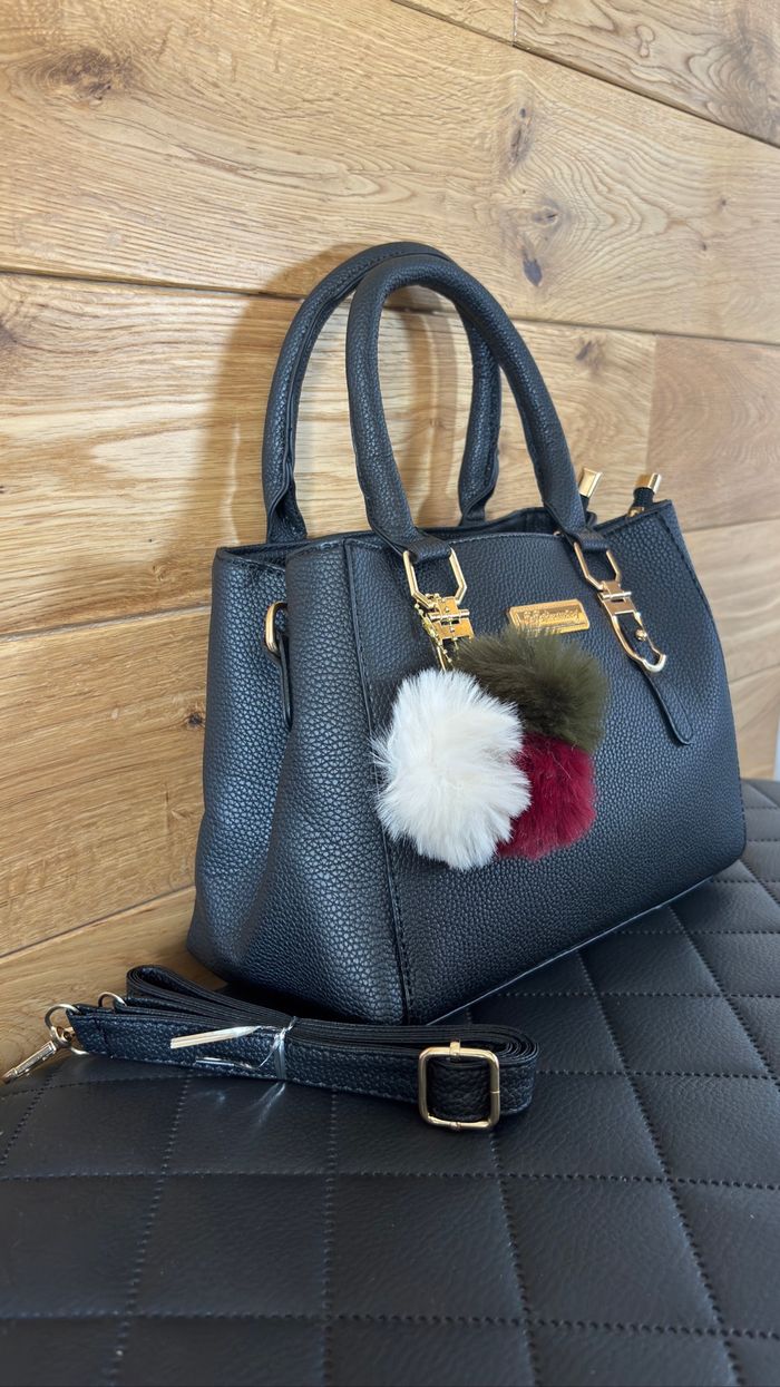 Élégant sac noir style city chic – compact, pratique et stylé ! Neuf - photo numéro 2