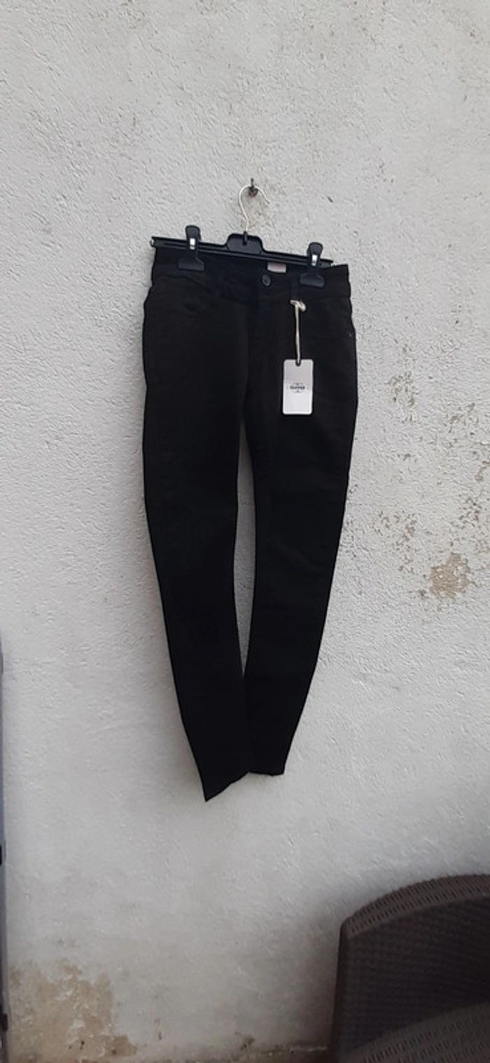 Jean noir Tripper taille 26 NEUF avec étiquette