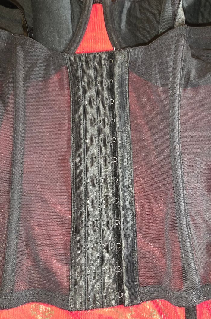 Corset rouge 95 C - photo numéro 3
