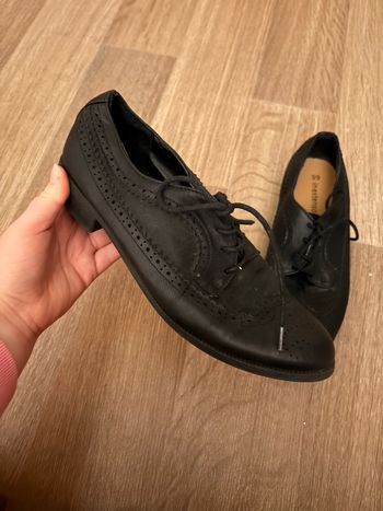 chaussure religieuse