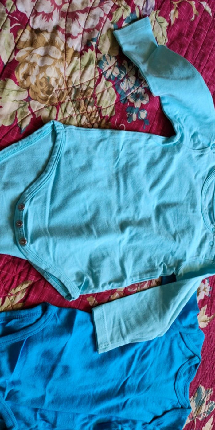 Lot 2 bodies 1 an - photo numéro 2