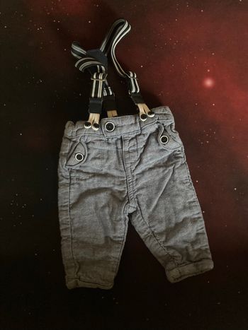 Pantalon à bretelles