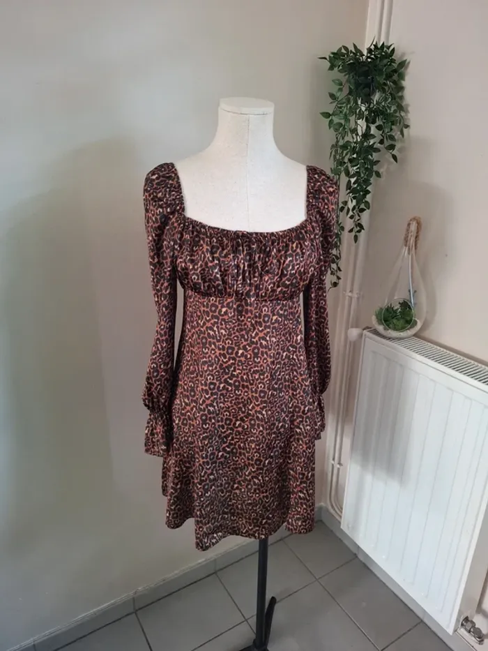 Robe neuf effet satin