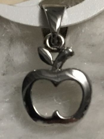 743-Pendentif argent « pomme » NEUF