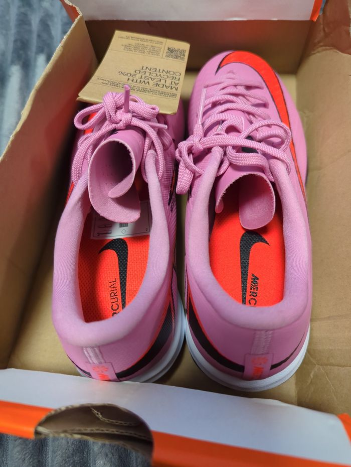 Chaussures de foot en salle futsal nike neuves - photo numéro 5
