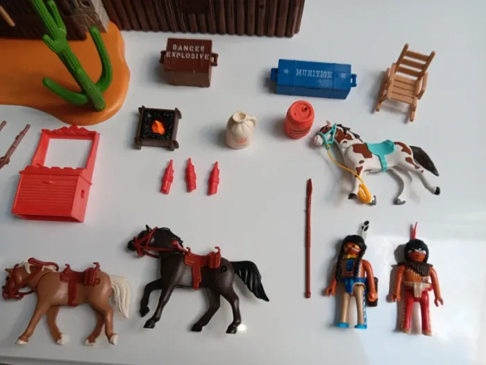 Lot figurines playmobil grand fort western 5245 - photo numéro 11