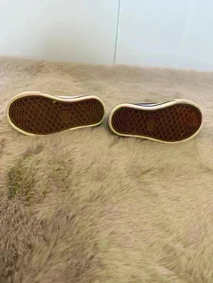 Baskets toile Primark scratch - Taille 19 - Très bon état - photo numéro 3
