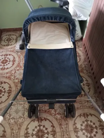 Poussette PEG vintage des années 1980