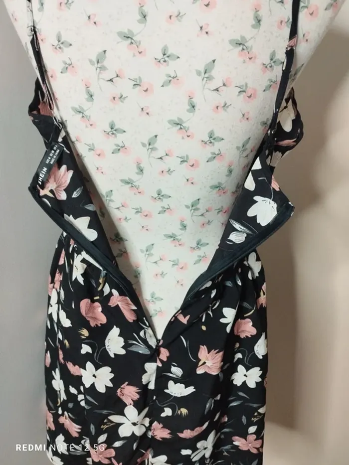 Jolie robe fleurie taille M - photo numéro 6