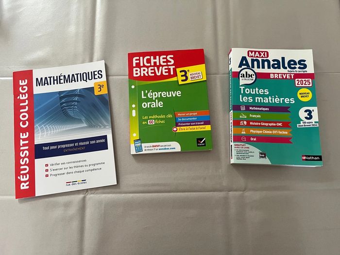 Lot de 3 livres révisions - brevet 3eme - neufs
