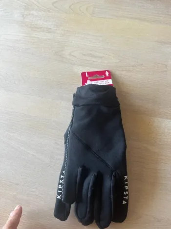 Gants noirs neufs