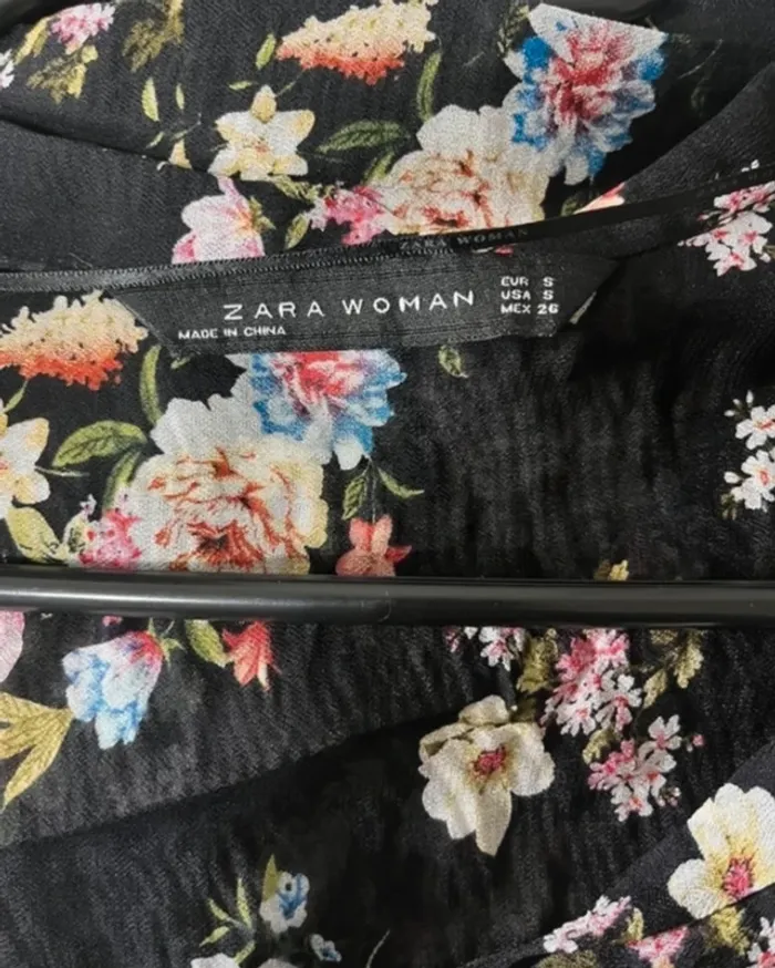Robe Zara fleurie noire transparente - photo numéro 3