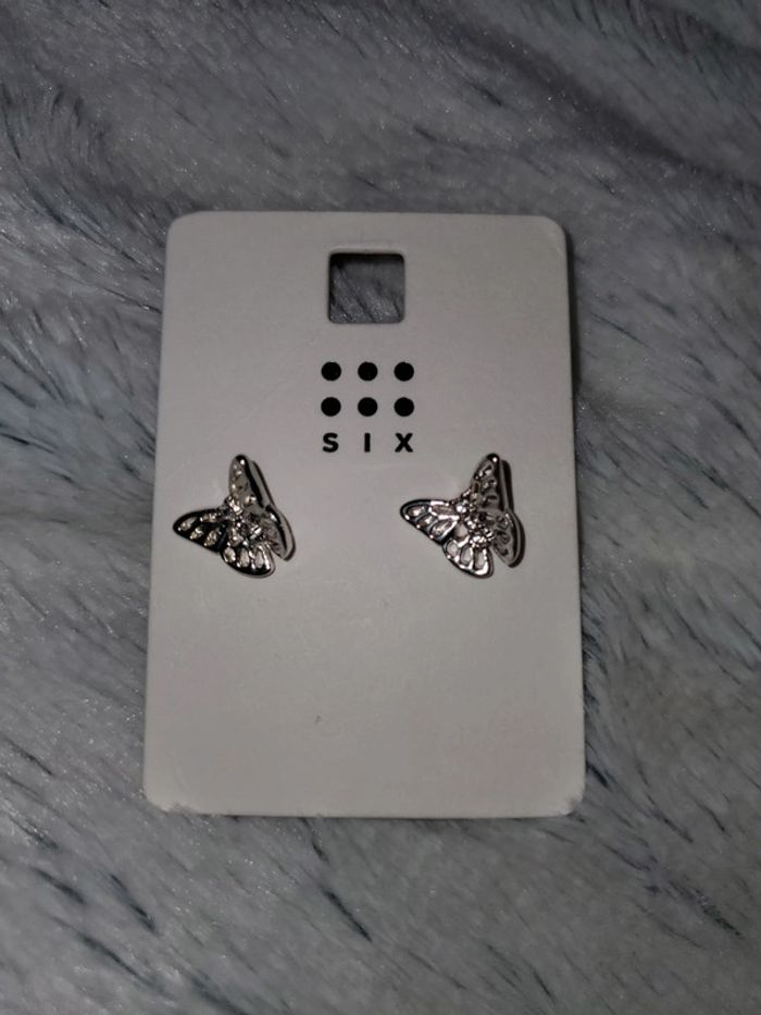 Boucle d'oreille papillon