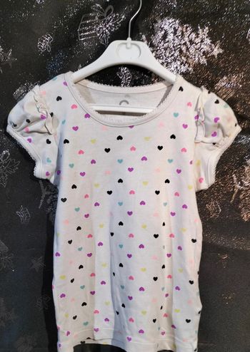 T-shirt coeurs taille 7 ans