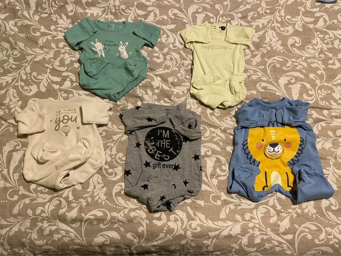 Lot 5 pyjamas 3 mois - photo numéro 2