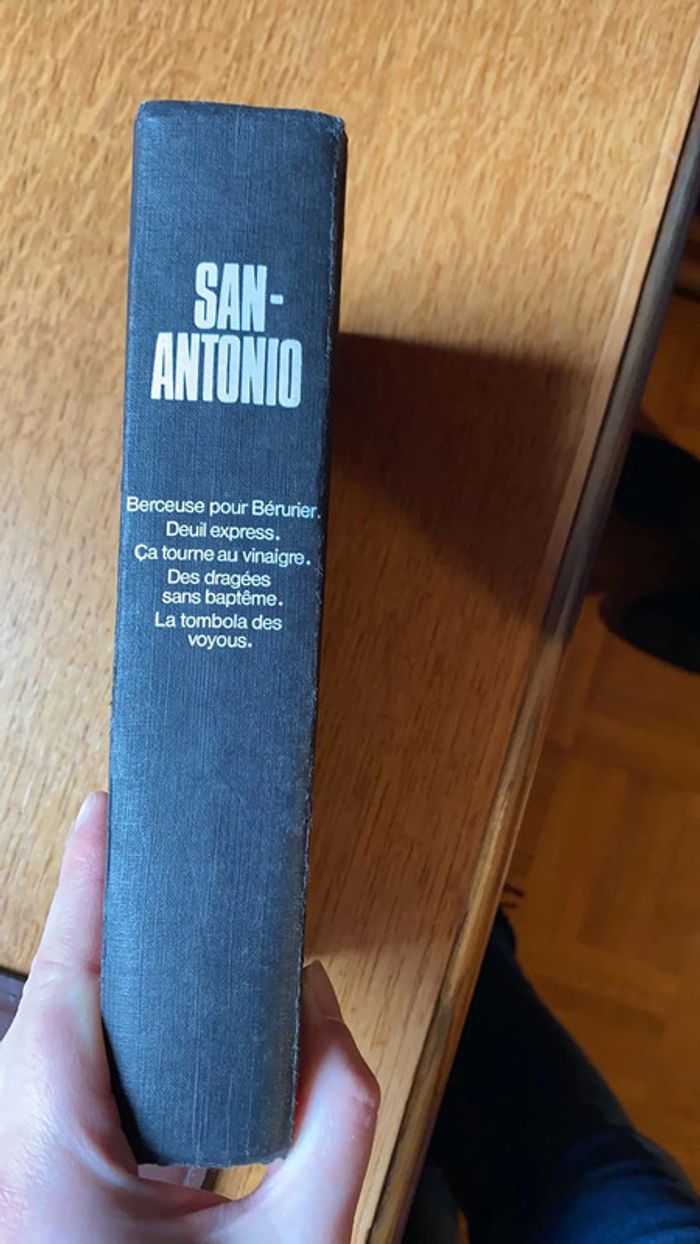 Livre San Antonio