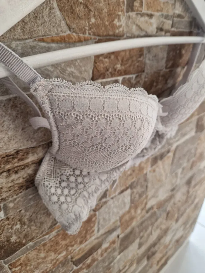 1 soutien-gorge blanc taille 85 B marque ETAM - photo numéro 3